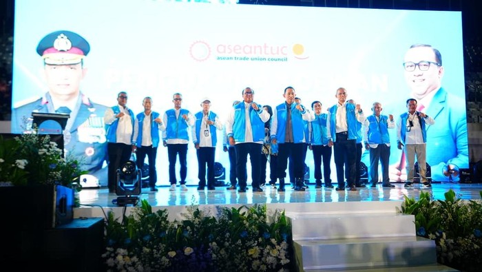 Kapolri Dikukuhkan sebagai Ketua Dewan Penasihat di Rapimnas KSPSI AGN 2025